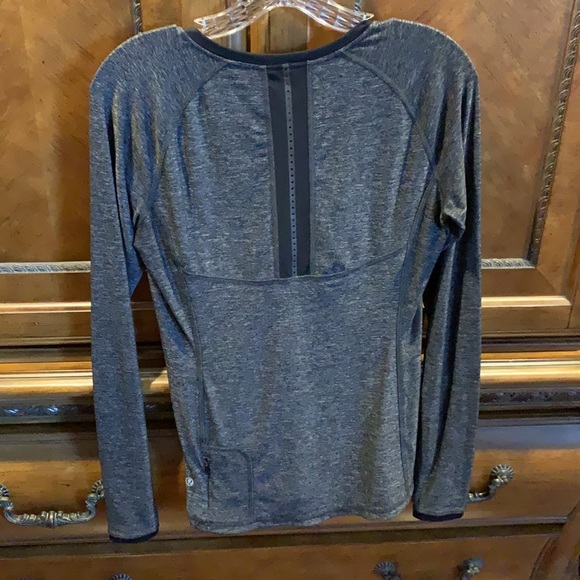EUC Lululemon Top - Picture 2 of 4